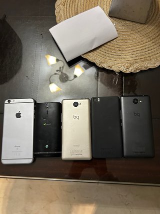 5 Móviles para despiece,marca sony,apple,bq y fnac