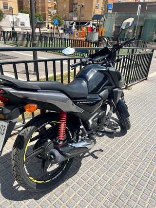 Honda CBF 125 Negra