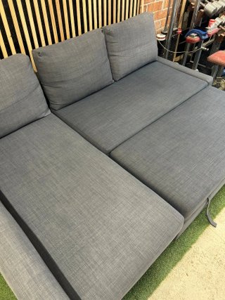 SOFA CHAISELONGUE CAMA IKEA FRIHETEN + MESA