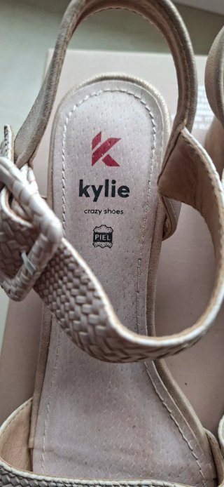 Sandalias Kylie tacón cuadrado beige