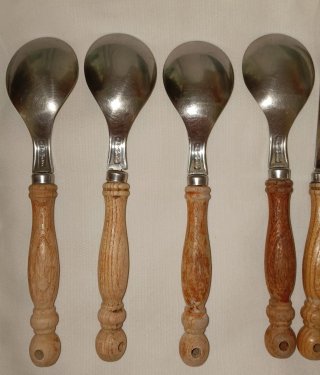 Set di posate MARTIAN in legno e metallo