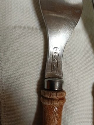 Set di posate MARTIAN in legno e metallo