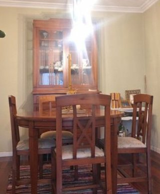 Mesa comedor extensible y aparador