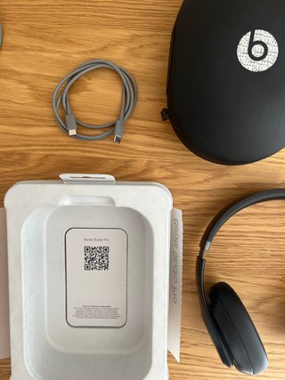 Beats Studio Pro Negro