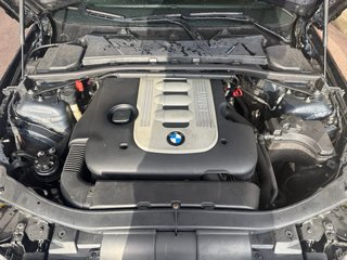 BMW 330 2008