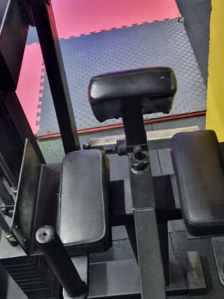 Máquina de glúteos para gimnasio