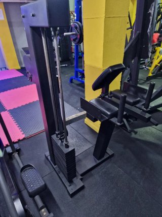Máquina de glúteos para gimnasio