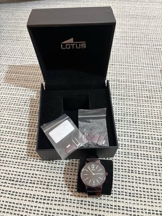 Reloj Lotus Morado