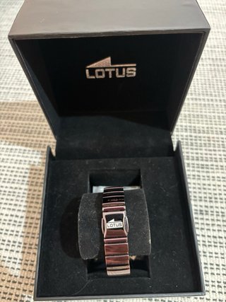 Reloj Lotus Morado