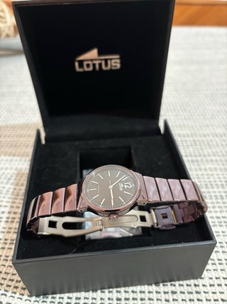 Reloj Lotus Morado