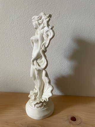 Statuetta Venere su Conchiglia