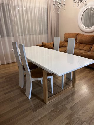 Mesa y 4 Sillas Extensibles Blancas