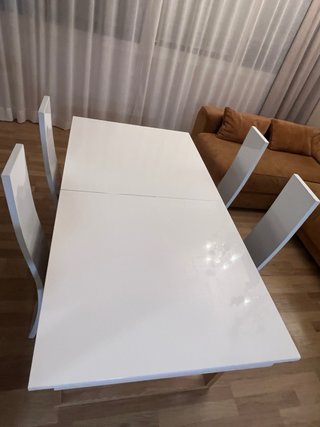 Mesa y 4 Sillas Extensibles Blancas