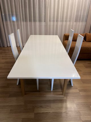 Mesa y 4 Sillas Extensibles Blancas