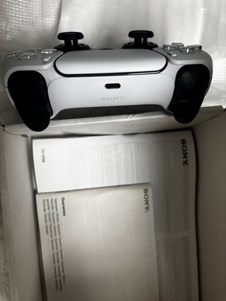 PS5 Edición Digital + Mando Original + memoria 1T