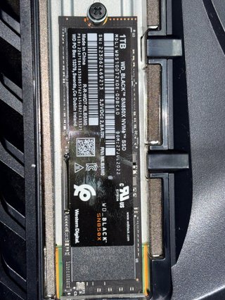 PS5 Edición Digital + Mando Original + memoria 1T