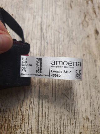Sujetadores AMOENA rojo y negro-morado con encajes