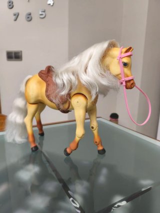 Caballo Barbie Tawni a pilas