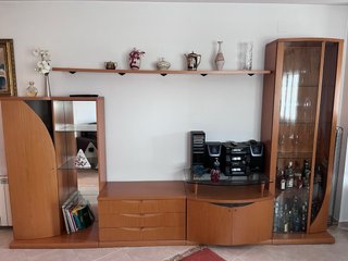 Mueble de salón madera y cristal