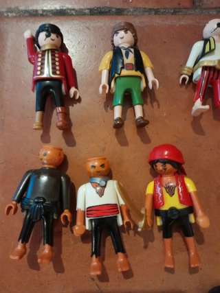 Lote 43 figuras Playmobil variadas