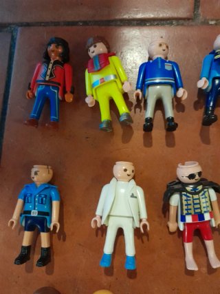 Lote 43 figuras Playmobil variadas