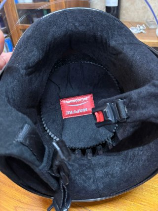 Casco de moto con visera