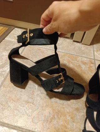 Sandalias tacón negras
