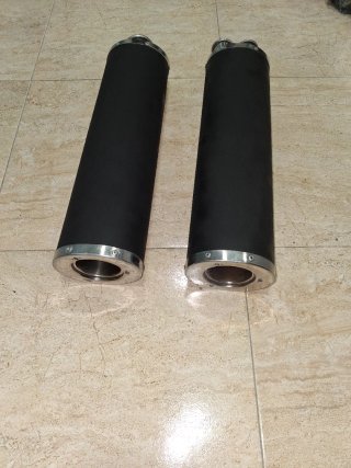 Dos Silenciosos de Competición para Moto