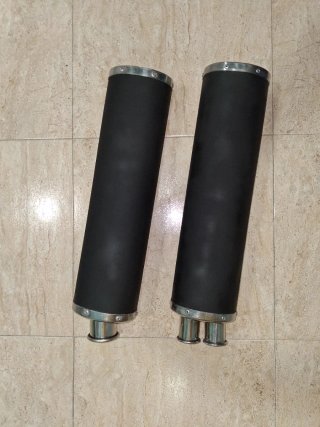 Dos Silenciosos de Competición para Moto