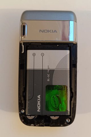 Móvil Nokia 6085 Plata. Operativo como teléfono.