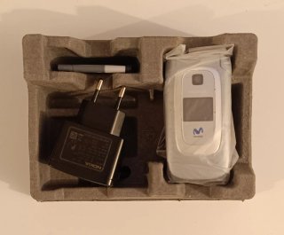 Móvil Nokia 6085 Plata. Operativo como teléfono.