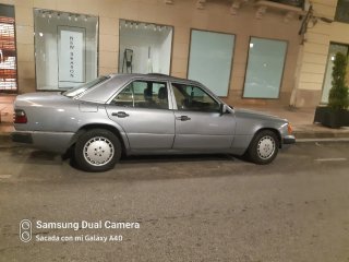 Mercedes-Benz 124 1990