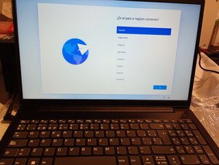 Lenovo Notebook i5-13420H 16GB 512GB SSD 15.6