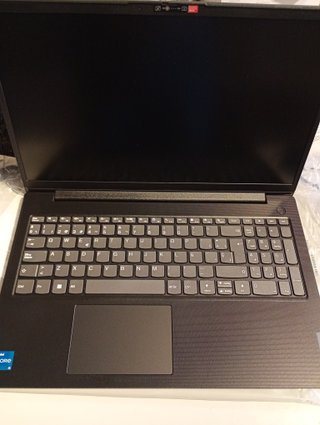 Lenovo Notebook i5-13420H 16GB 512GB SSD 15.6