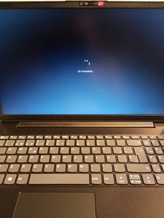 Lenovo Notebook i5-13420H 16GB 512GB SSD 15.6
