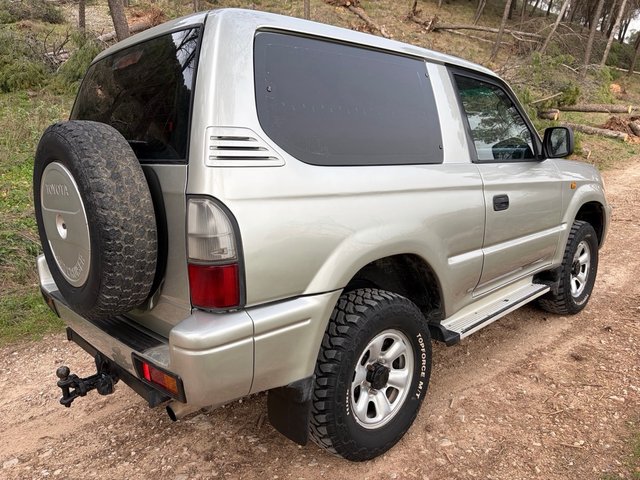 Toyota Land Cruiser 90 2000
