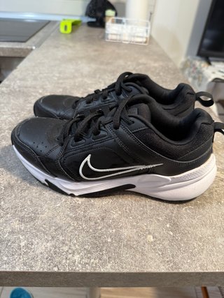 Zapatillas Nike Negras y Blancas