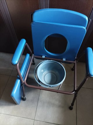 Silla WC portatil con inodoro Ortoprime