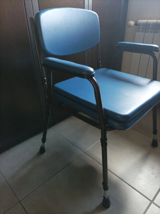 Silla WC portatil con inodoro Ortoprime