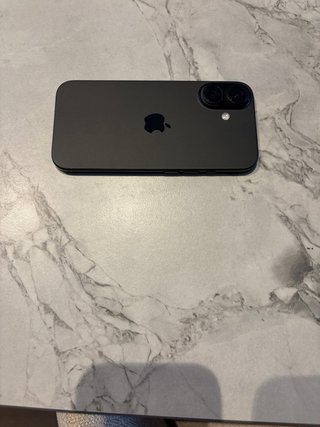 iPhone 16 128GB Gris - 8 meses de uso