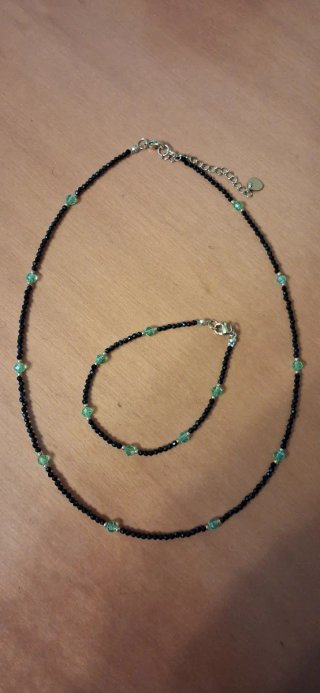 Elegante conjunto gargantilla y pulsera