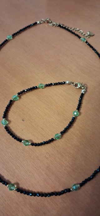 Elegante conjunto gargantilla y pulsera