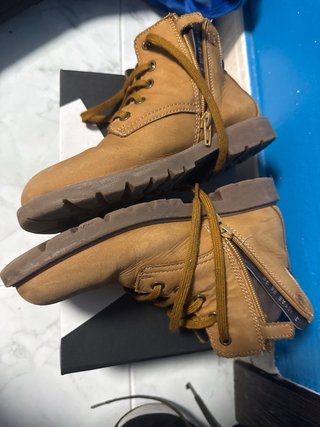 Botas de vestir para niño