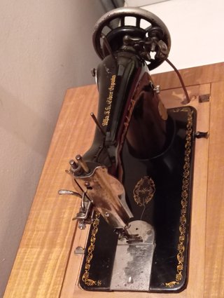 Máquina de coser ALFA antigua