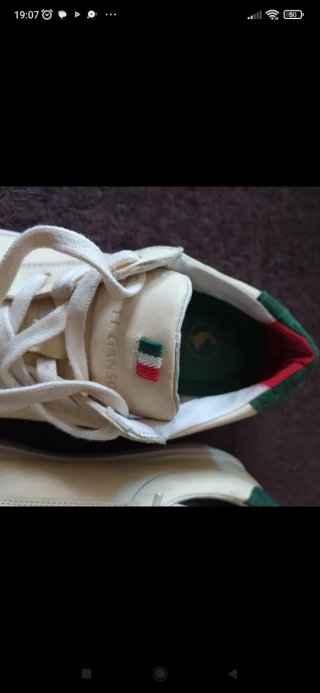 Zapatillas de piel blancas