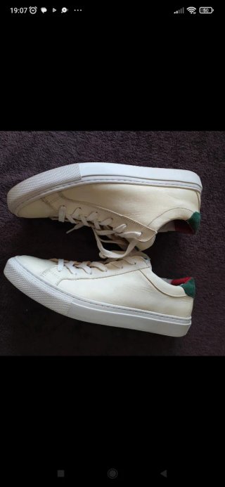 Zapatillas de piel blancas