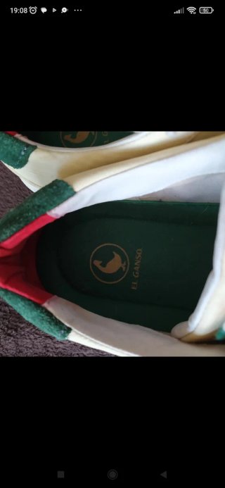 Zapatillas de piel blancas