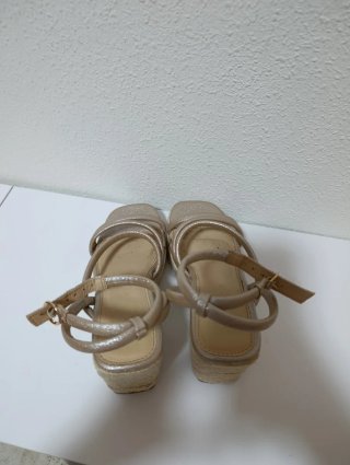 Sandalias de esparto rosa dorado