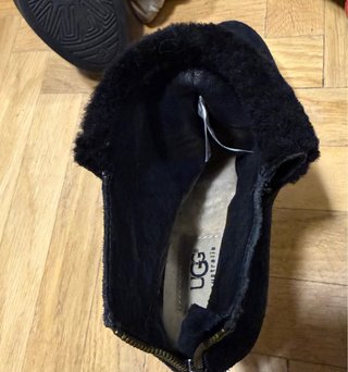 Botines UGG negros con cuña y pelo ninguna puesta