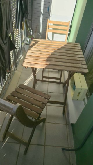 Conjunto mesa y 2 sillas balcón madera